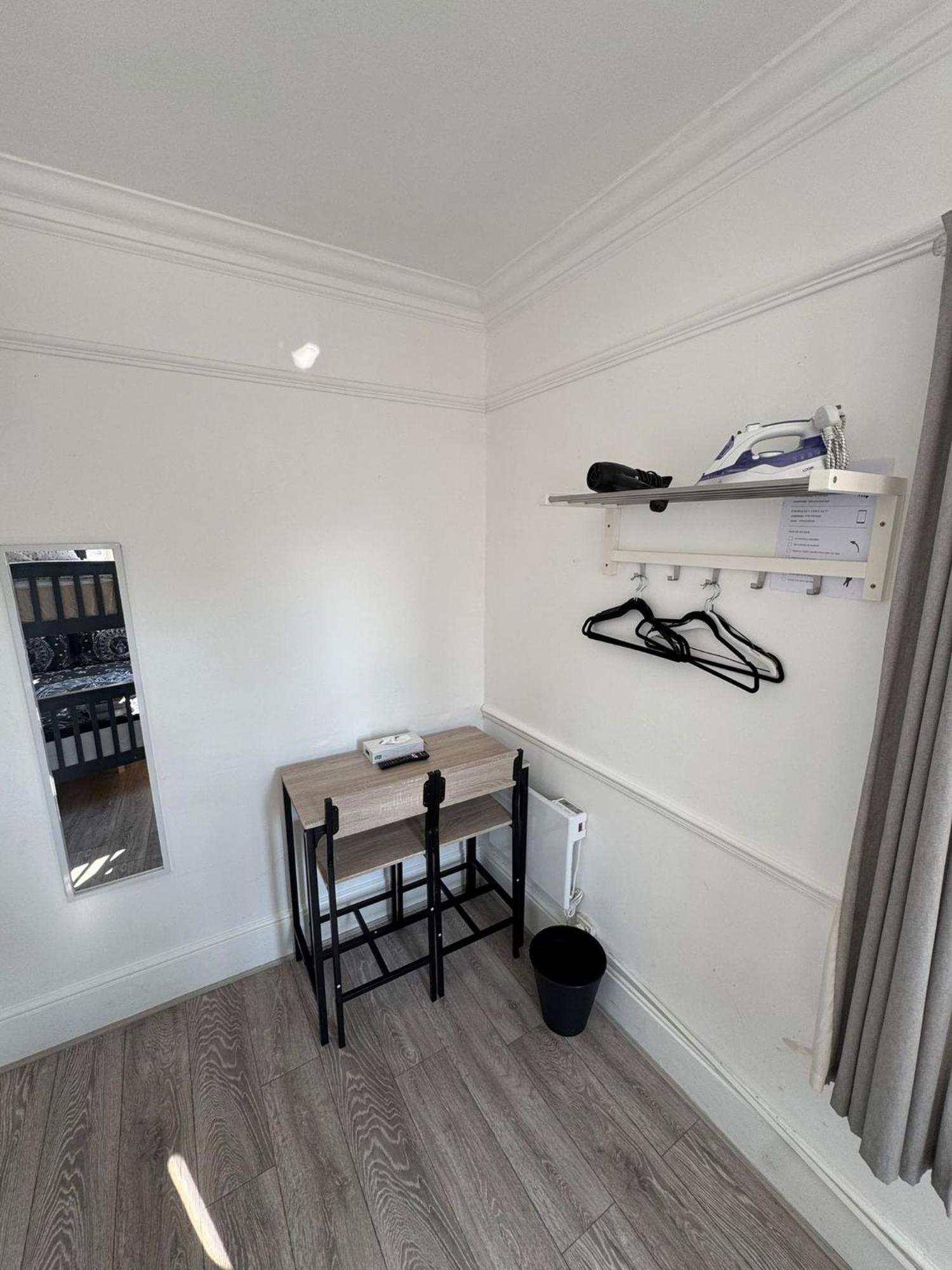 Wandsworth Guest 64
